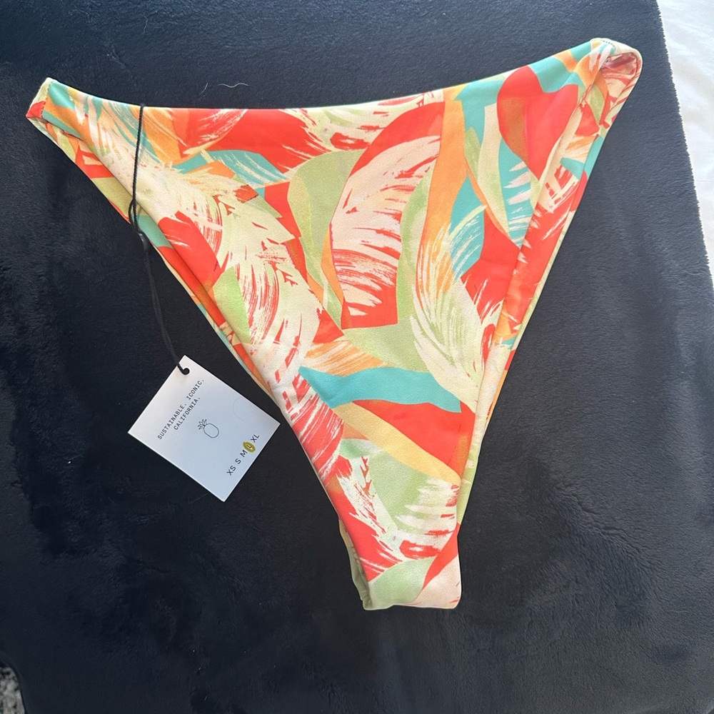 Skate NWT Kelly bottoms